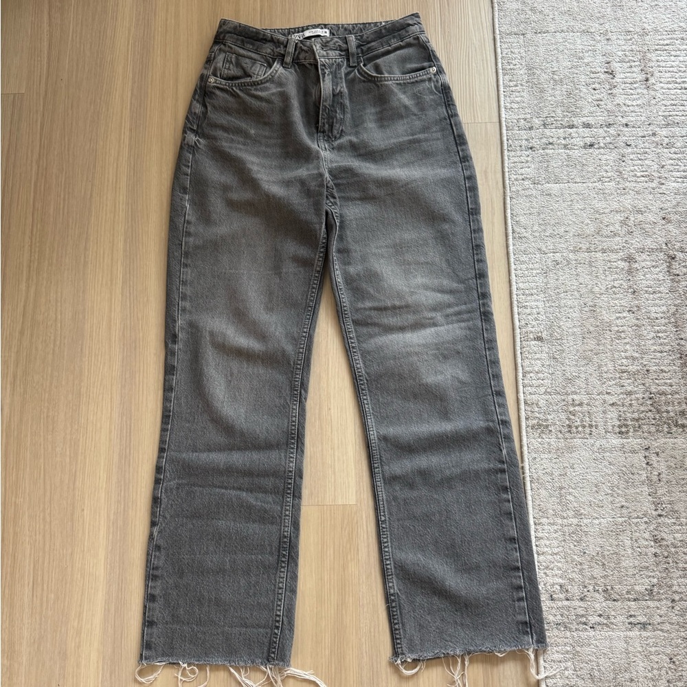 Zara Women's Charcoal Straight Leg Jeans